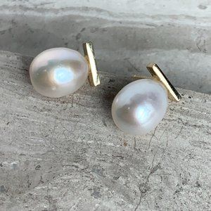 NEW~ Anthropologie Shashi White Pearl "Baby Giselle Stud" Earrings